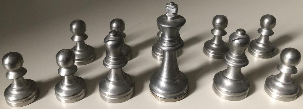 11 ZWARE TINNEN SCHAAKSTUKKEN, Ophalen of Verzenden