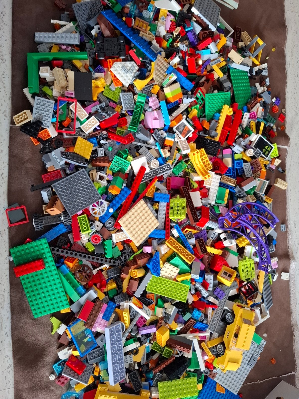 Grote opbergdoos met diverse LEGO, boekjes en LEGO spel 7 kg, Ophalen