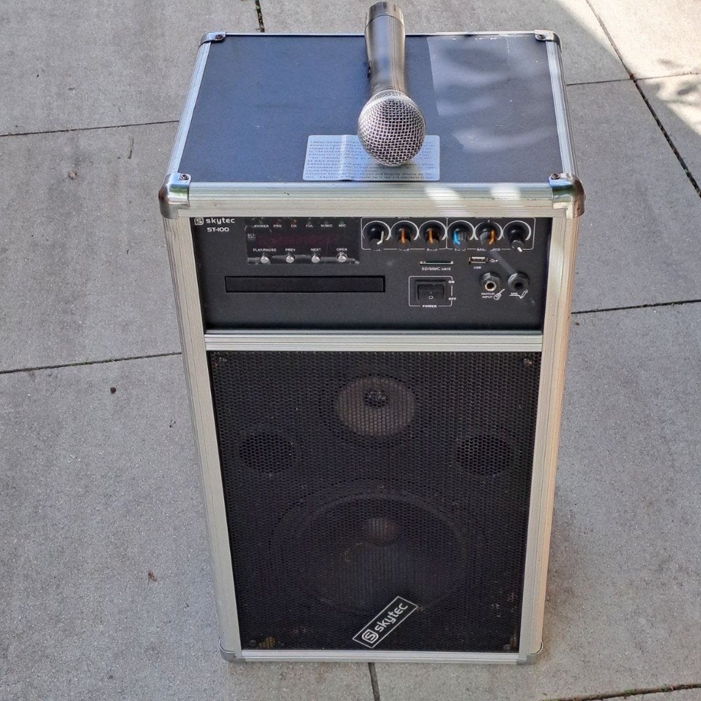 Geluidbox (muziekbox), Gebruikt, Party speaker, Ophalen of Verzenden, Inclusief microfoon