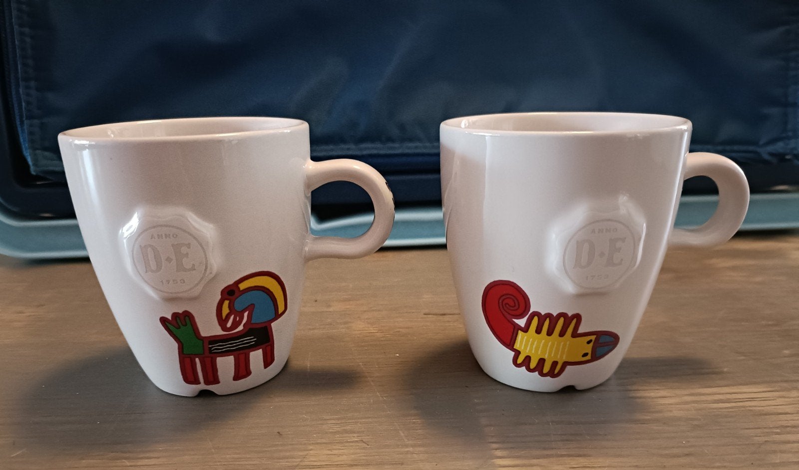 2 koffie kopjes D.E. Nikolaj Carels, Ophalen of Verzenden, Overige stijlen, Kop(pen) en/of Schotel(s)