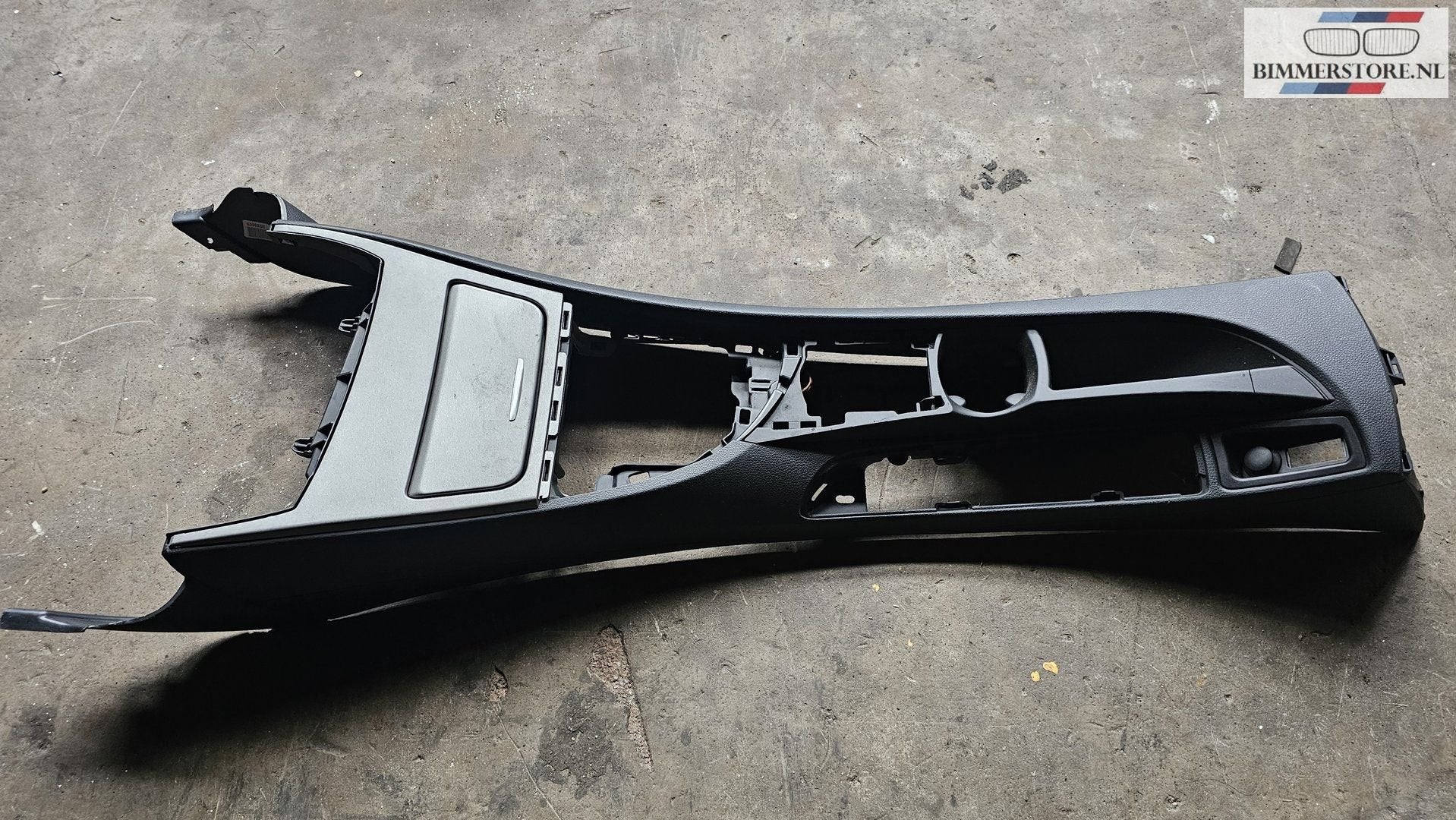 Middenconsole met bekerhouder voorzijde BMW 1 serie E82 5116, Auto-onderdelen, Interieur en Bekleding, Gebruikt, -, Ophalen of Verzenden