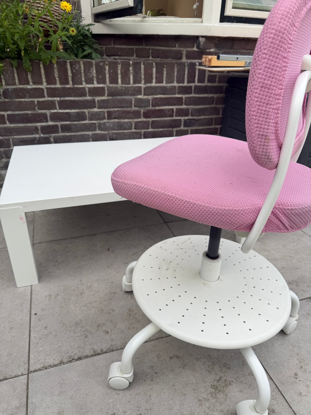 IKEA tafeltje en bureaustoel voor kinderen, Ophalen, Gebruikt, Roze, Bureaustoel