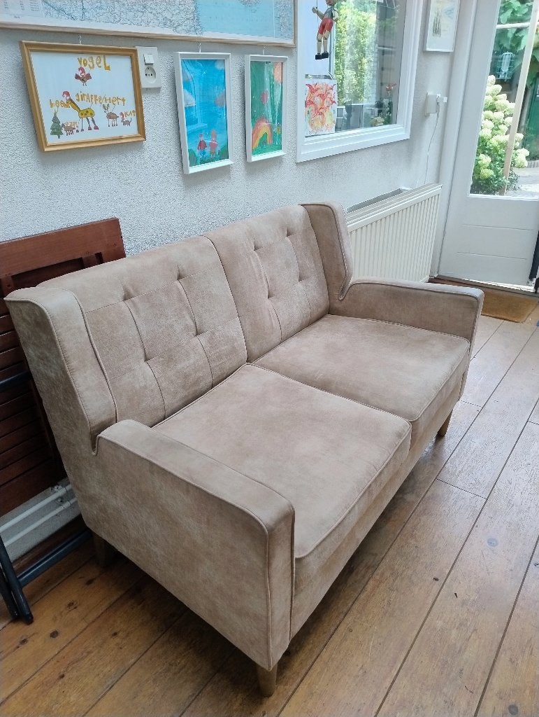 Mooie microleder beige bank! Moet weg!, Ophalen, Tweepersoons, Zo goed als nieuw, Rechte bank