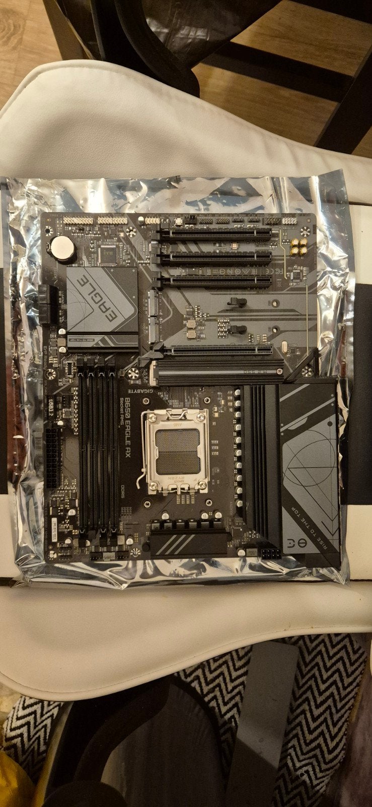 GIGABYTE B650 Eagle AX Moederbord - Nieuwstaat, Computers en Software, Ophalen, Zo goed als nieuw, Mini-ITX, DDR5