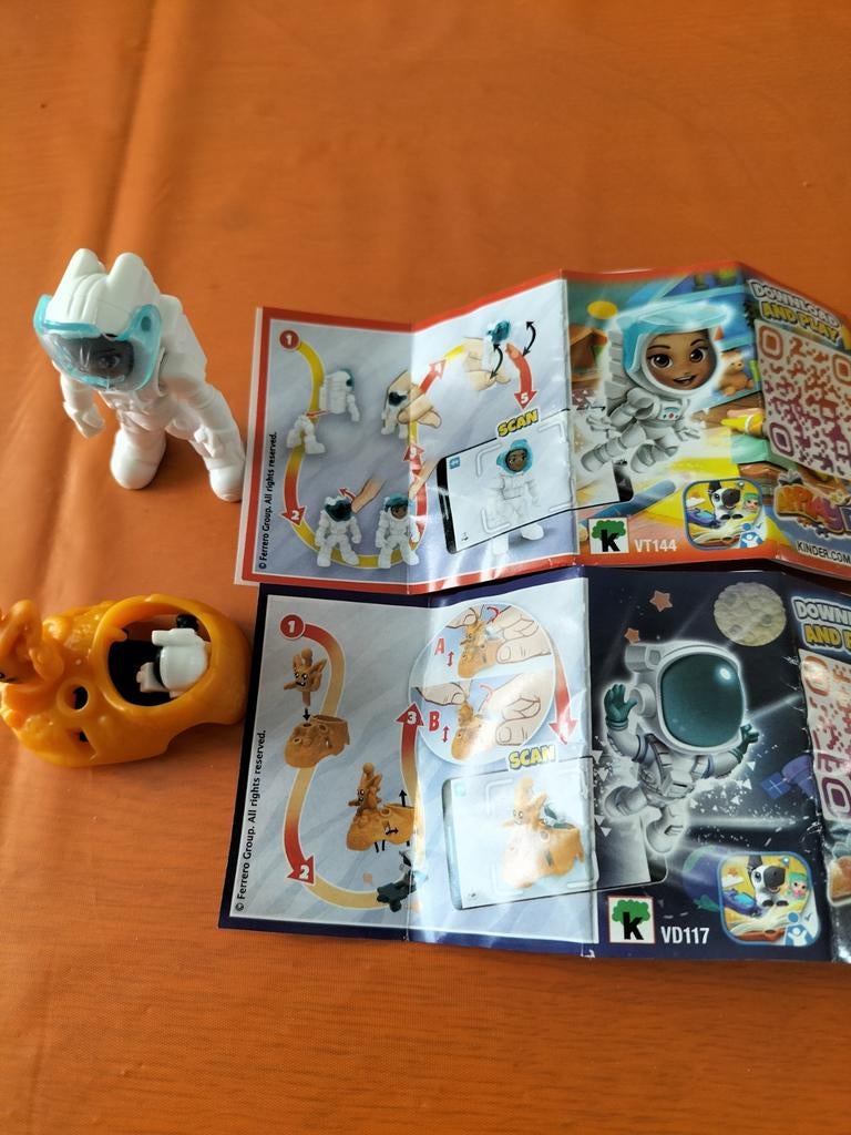Kinder Surprise VT144 en VD117 - Ruimtevaarders, Ophalen of Verzenden, Gebruikt