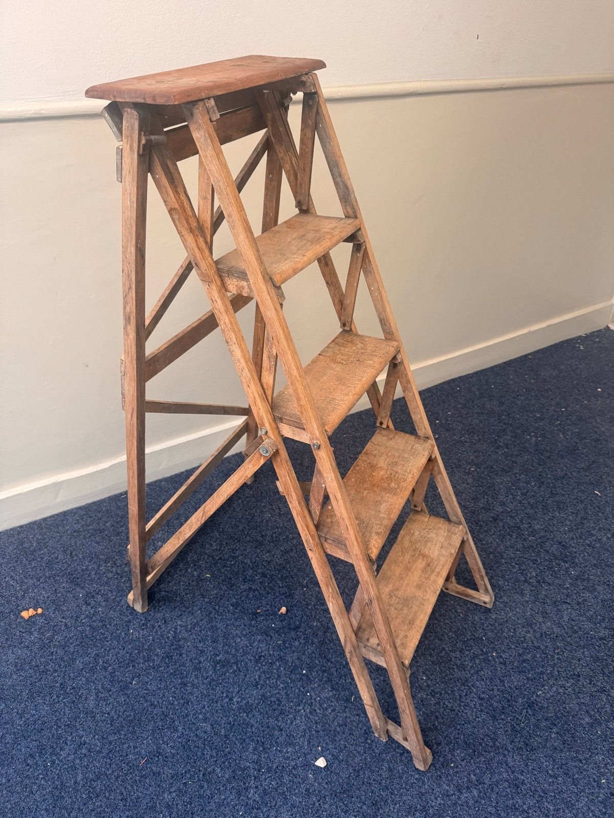 Antieke houten trapladder met 5 treden