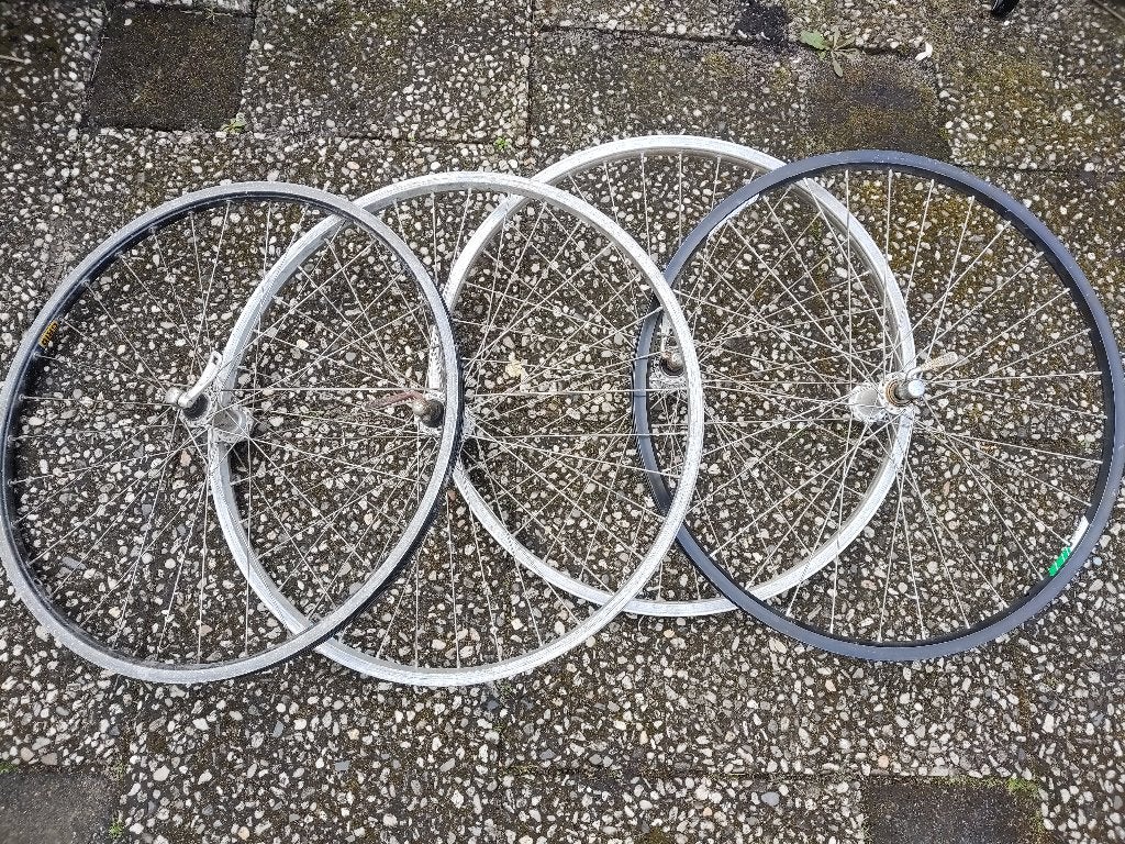 26 inch voorwielen per stuks 7.50 euro, Fietsen en Brommers, Fietsaccessoires | Fietsgereedschap, Ophalen, Gebruikt