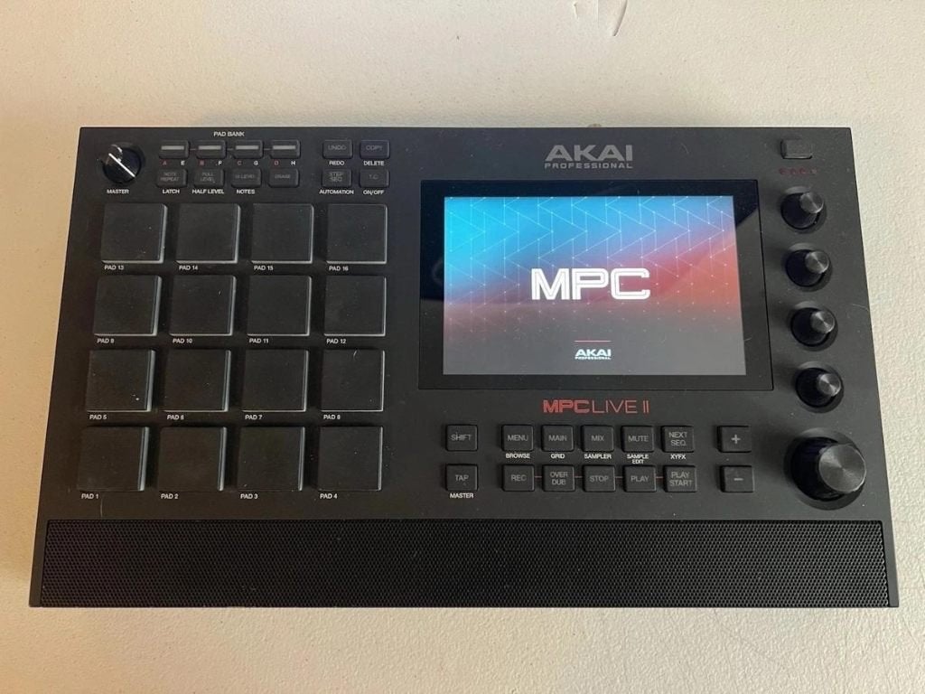 Akai Professional MPC Live II, Ophalen, Nieuw