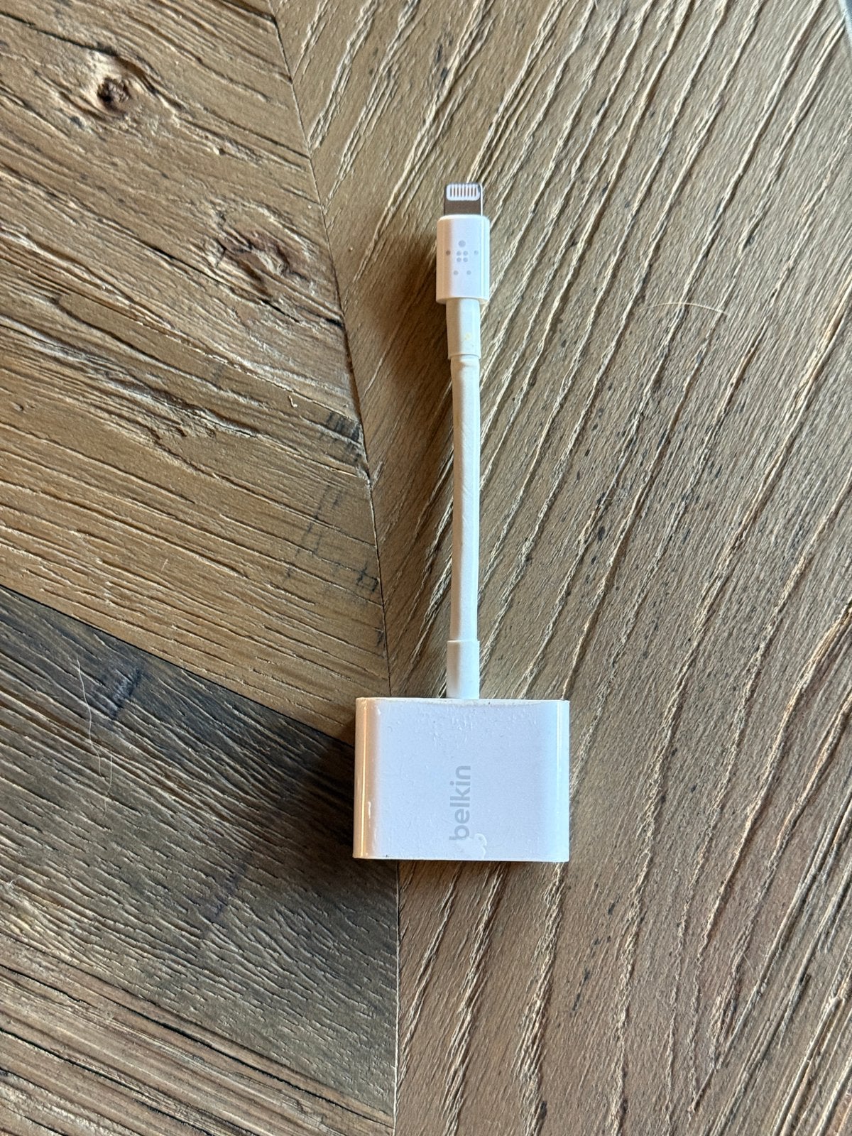 Belkin Rockstar Lightning Audio 3.5 MM Jack + Oplaadadapter, Ophalen of Verzenden, Zo goed als nieuw, Snoer of kabel