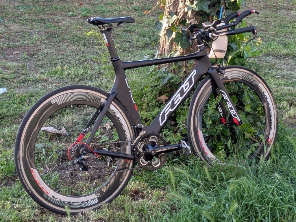 Felt B16 Triatlonfiets, shimano 105 en extra trainingswielen, 28 inch, Velgrem, Zo goed als nieuw, 15 tot 20 versnellingen