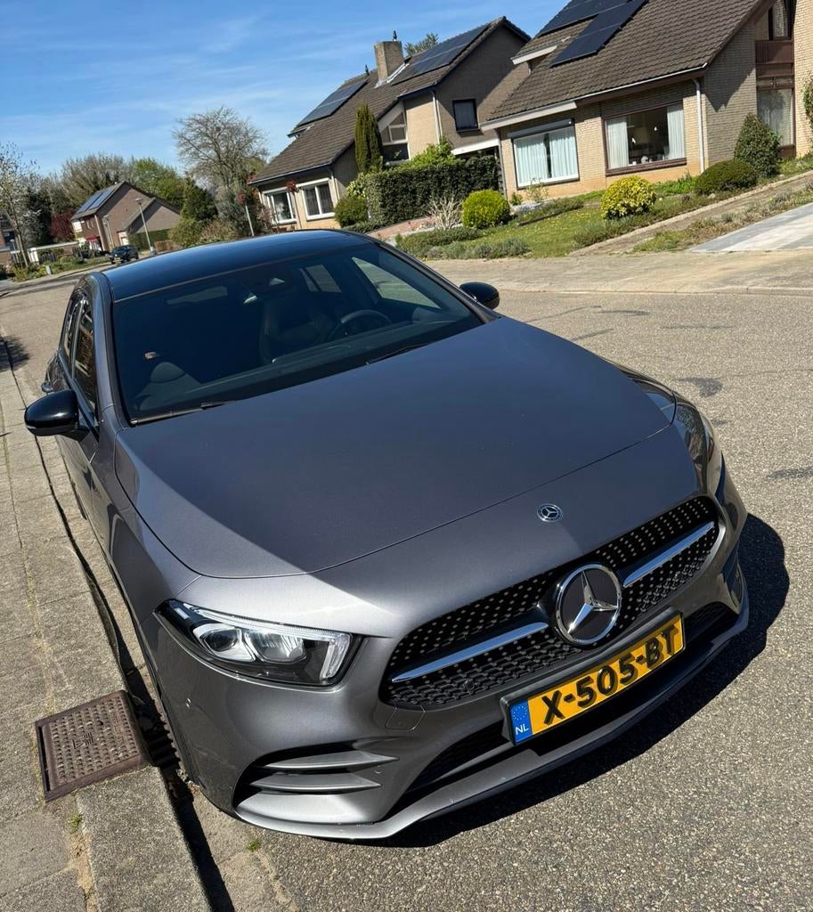 Mercedes A220 AMG Line | Panoramadak | Sfeerverlichting |, Auto's, Adaptive Cruise Control, Zwart, Particulier, 1600 kg