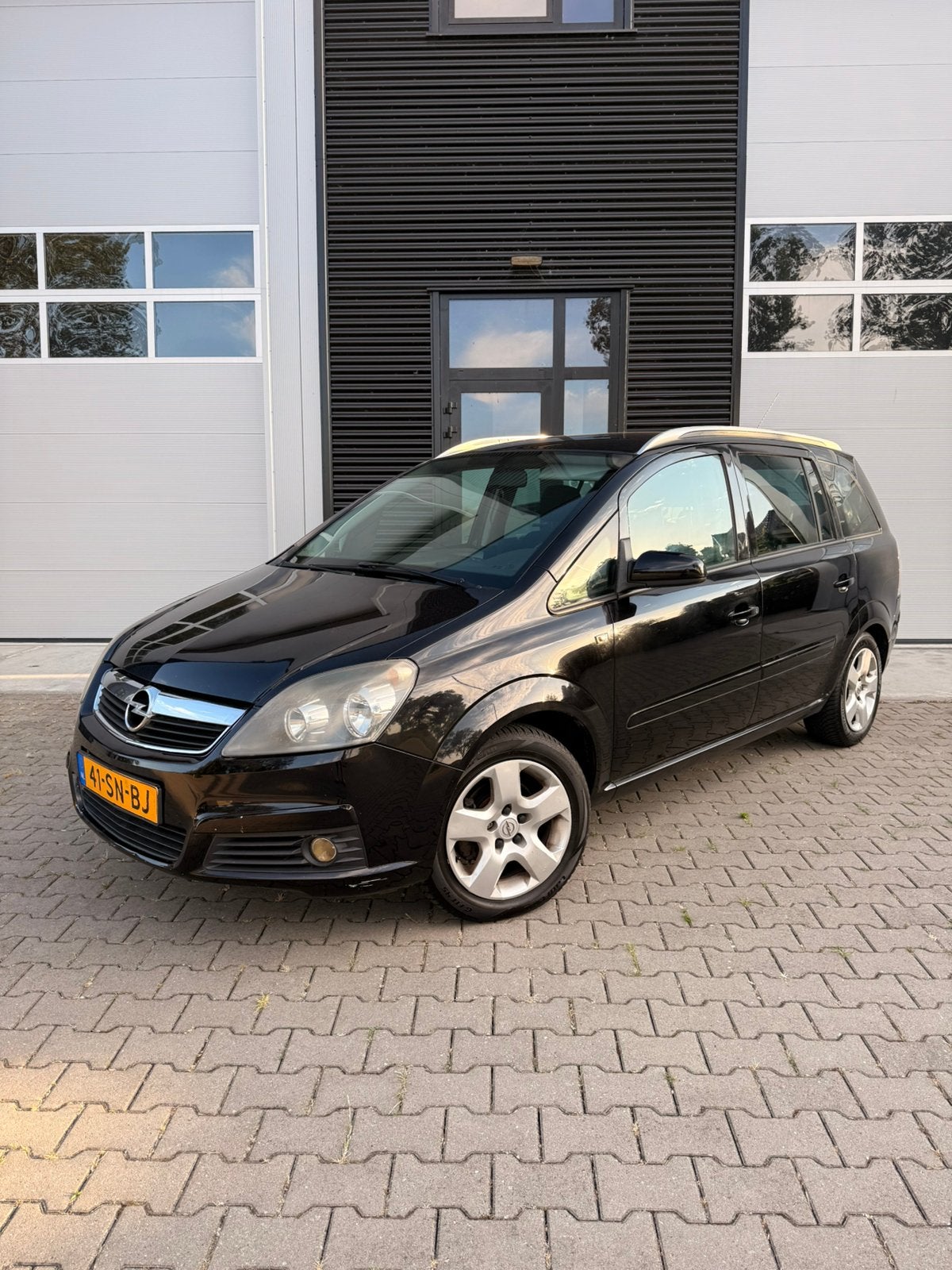 Opel Zafira 1.6 Benzine 7 persoons Nieuwe APK, Twingo, Overige kleuren, 4 stoelen, Origineel Nederlands
