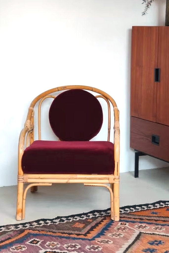 Vintage Bamboe rotan fauteuil met bordeaux mohair kussens, Ophalen, Gebruikt, Minder dan 75 cm, Design