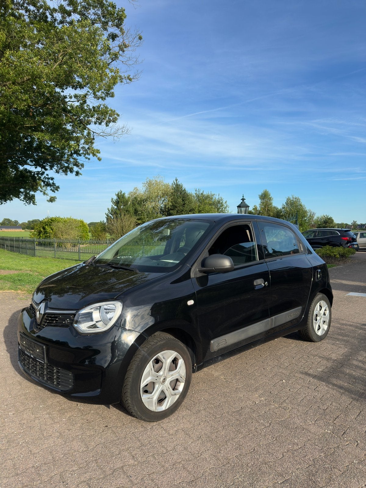 Renault Twingo 2020, Auto diversen, Schadeauto's, Ophalen, Renault, Zwart, Benzine