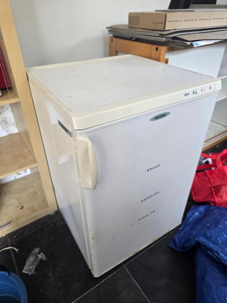 Gratis oud ijzer vriezer, Ophalen, Minder dan 60 cm, 160 cm of meer