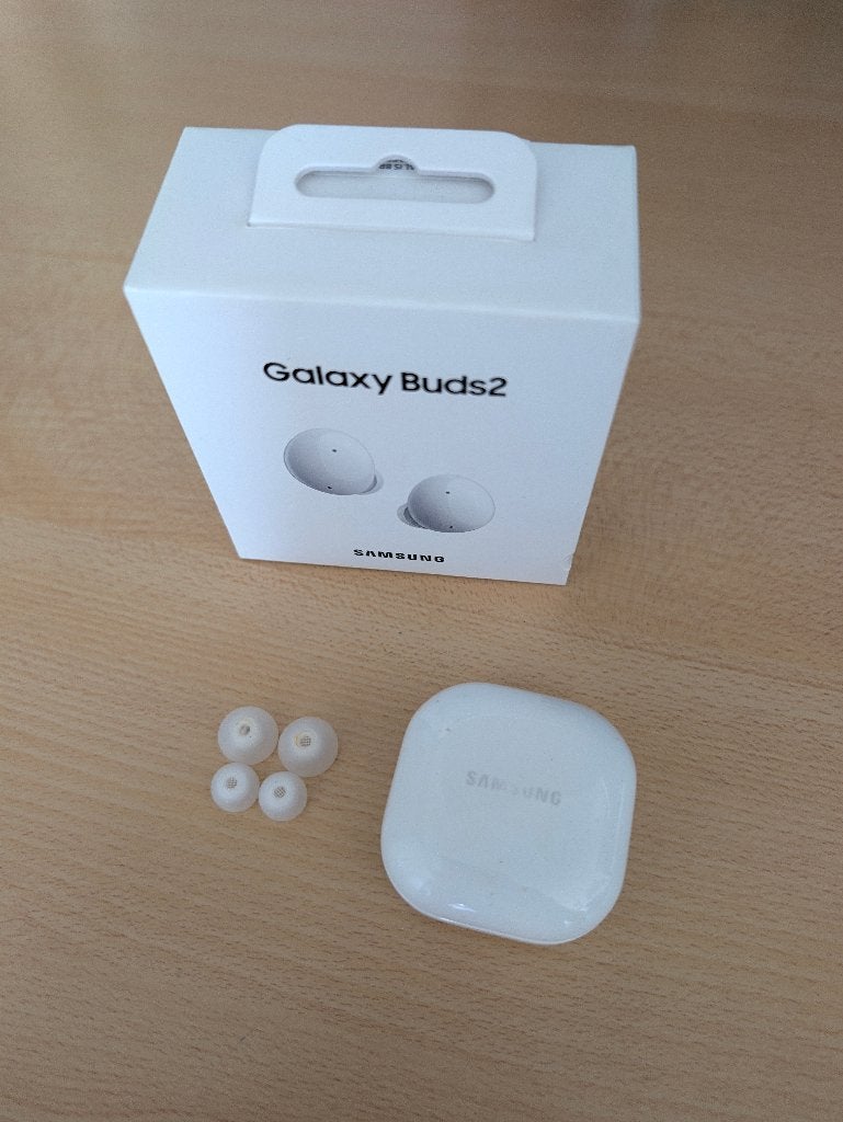 Samsung buds 2 case, Gebruikt, Ophalen of Verzenden, In oorschelp (earbud), Microfoon