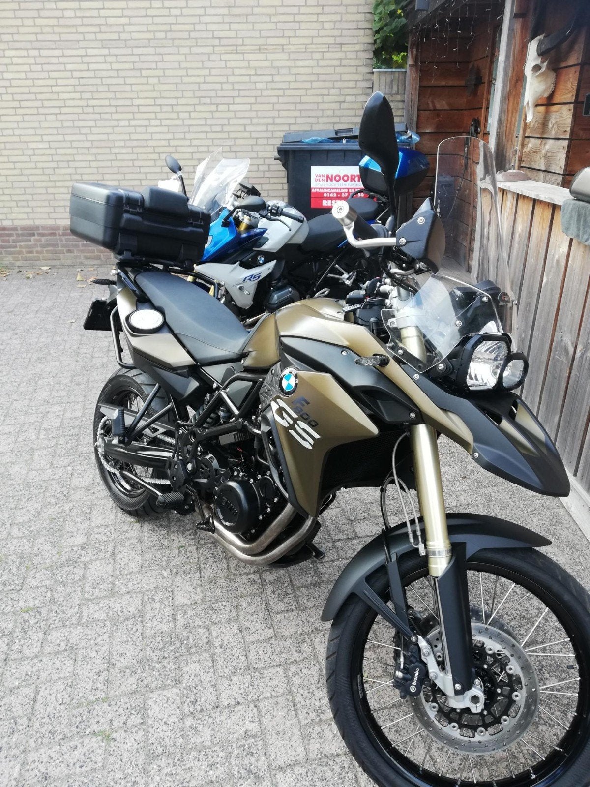BMW F 800 GS met 2 zijkoffers en topkoffer, z.g.a.n., 14238, Motoren, Motoren | BMW, Gebruikt, Particulier, Handgeschakeld, Electronisch instelbare dempers