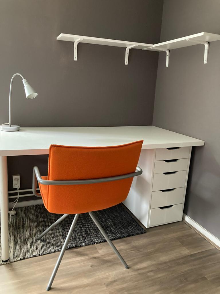 Ikea bureau inclusief ladekastje en schappen, Huis en Inrichting, Ophalen, Gebruikt, Wit