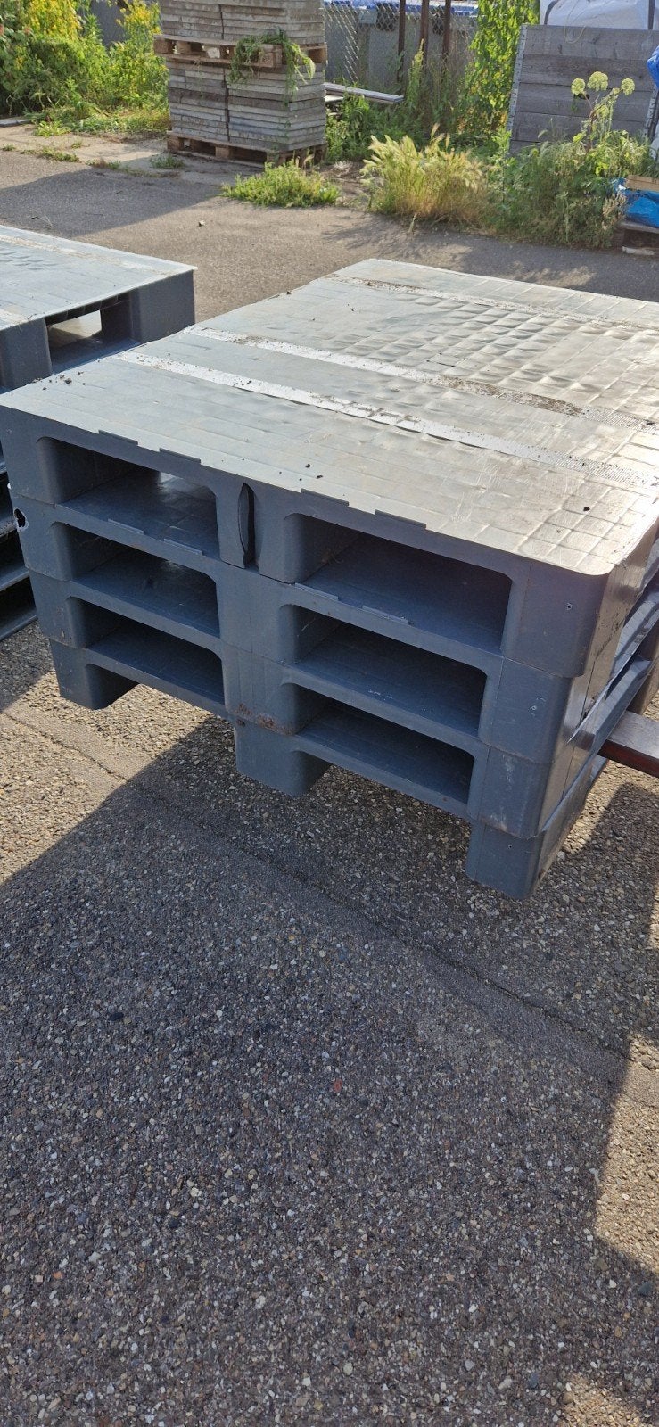 Kunststof pallets zie omschrijving., Ophalen, Gebruikt