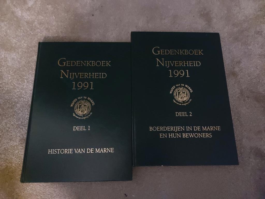 Gedenkboek nijverheid 1991 deel 1 en 2 met atlas kaarten, Ophalen, Zo goed als nieuw