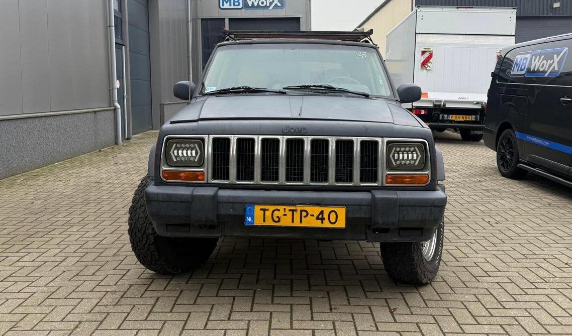 Jeep Cherokee 4.0 I 5DRS AUT 4x4 1998 Zwart, Auto's, Automaat, 1535 kg, Zwart, Origineel Nederlands