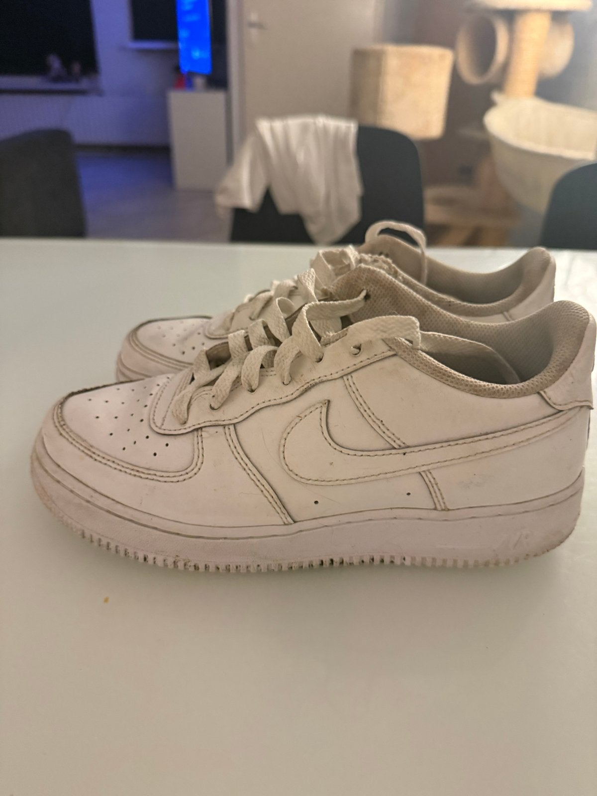 Nike Air Force 1 sneakers - Maat 38,5- Gedragen, Ophalen of Verzenden, Gedragen, Wit, Sneakers of Gympen