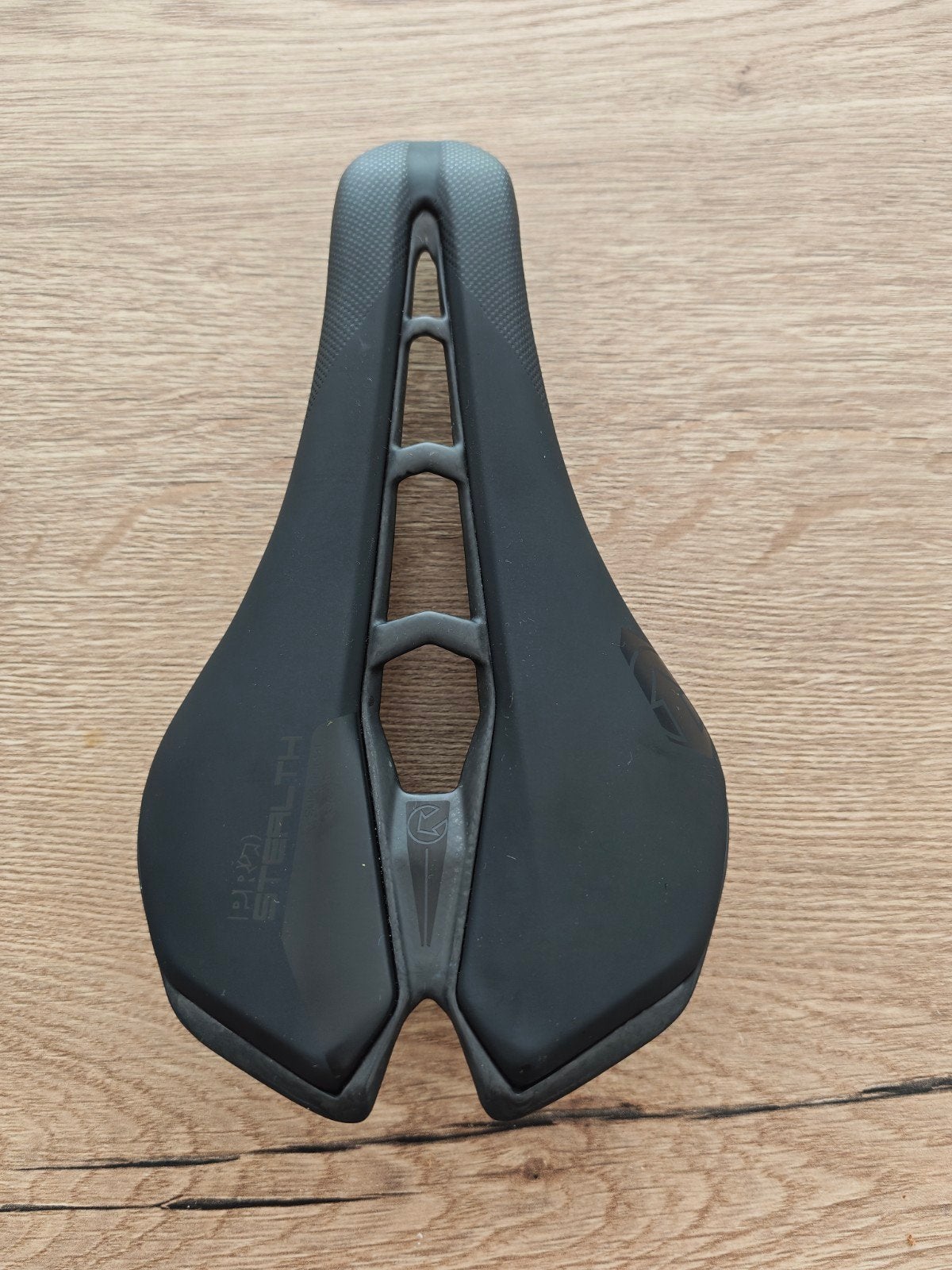 Pro Stealth Superlight 142mm carbon racefiets zadel, Fietsen en Brommers, Fietsonderdelen, Ophalen of Verzenden, Zo goed als nieuw