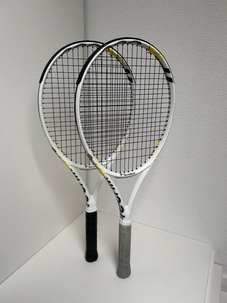 Tecnifibre TF-X1 300 - 2x, Sport en Fitness, Tennis, Zo goed als nieuw, Racket, Overige merken, Ophalen of Verzenden