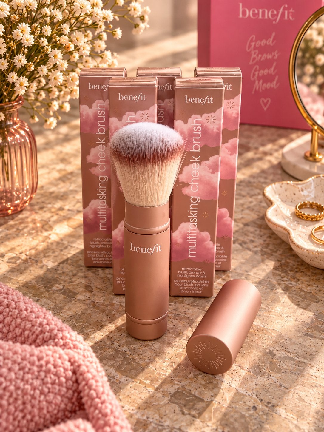 Benefit Cosmetics Multitasking Cheek Brush, Sieraden, Tassen en Uiterlijk, Wangen, Overige kleuren, Nieuw, Ophalen of Verzenden