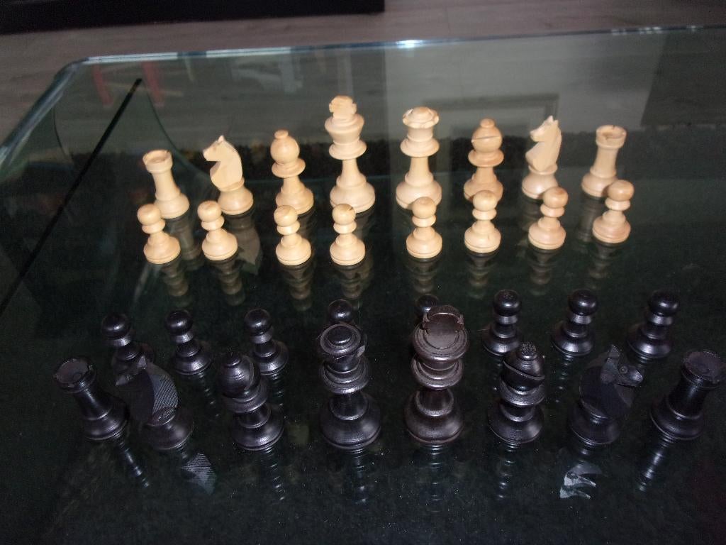 Houten SCHAAKSTUKKEN, compleet, in opbergbox, Hobby en Vrije tijd, Gezelschapsspellen | Bordspellen, Een of twee spelers, Ophalen of Verzenden