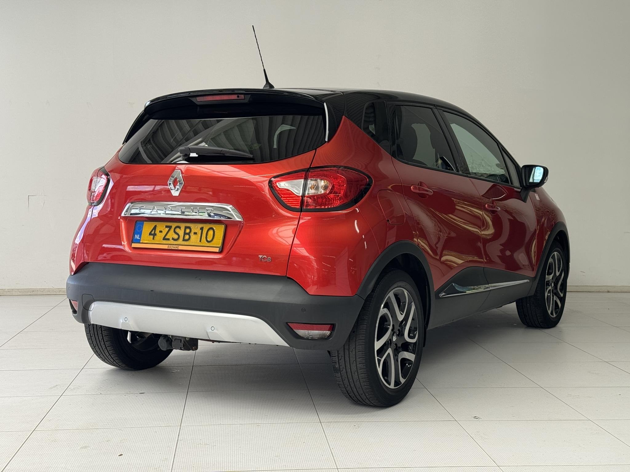 Renault Captur 0.9 TCe Helly Hansen | Navigatie | Climate Co, Auto's, Voorwielaandrijving, Stof, Gebruikt, Huisgarantie