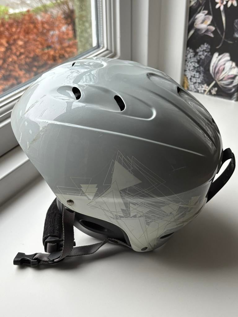 Ski-helm merk Giro SST lichtgrijs maat XS 52-53,5 cm, Overige merken, Overige typen, Ophalen of Verzenden, Zo goed als nieuw