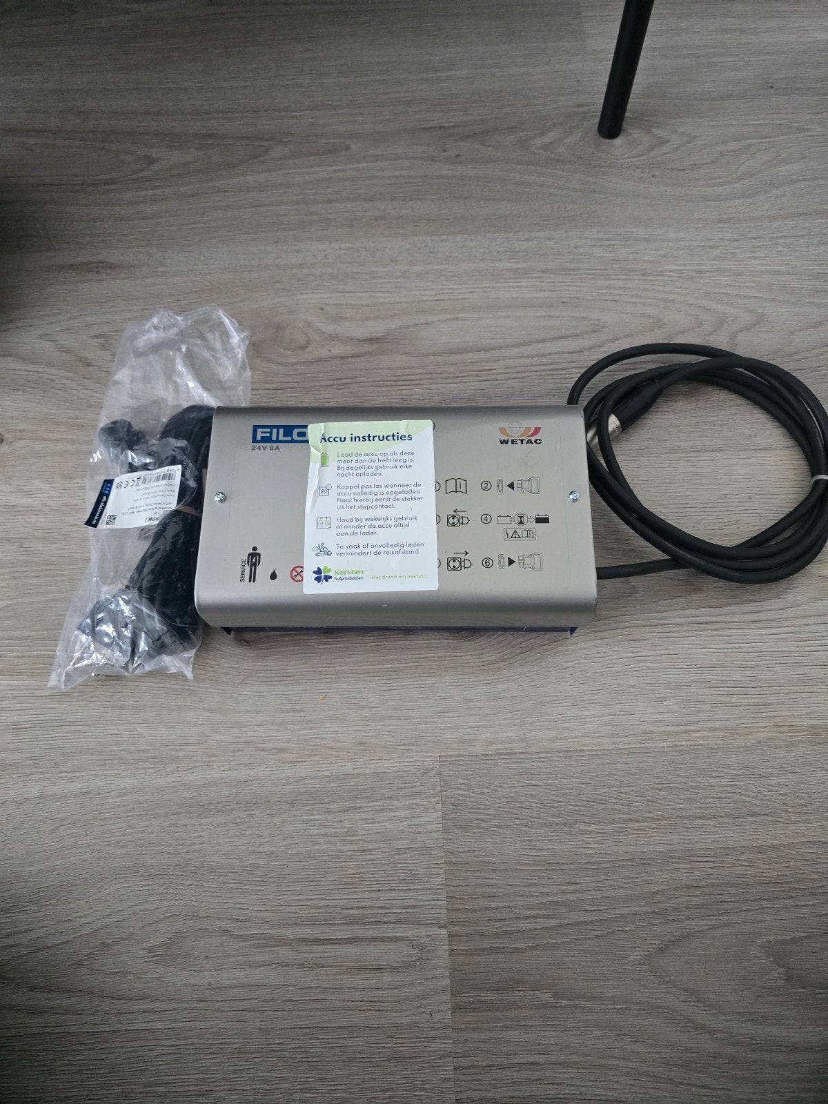 wetac scootmobiel oplader, Zo goed als nieuw