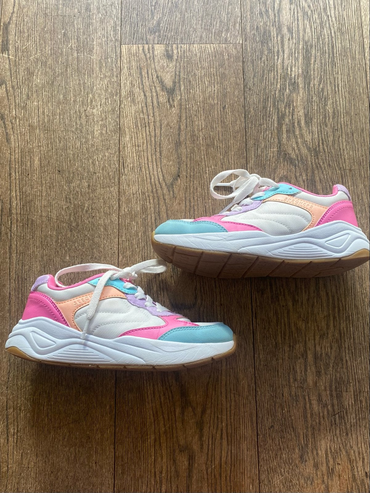 Skechers sneakers maat 34 - Kleurrijk en comfortabel, Ophalen of Verzenden, Gebruikt, Meisje, Schoenen