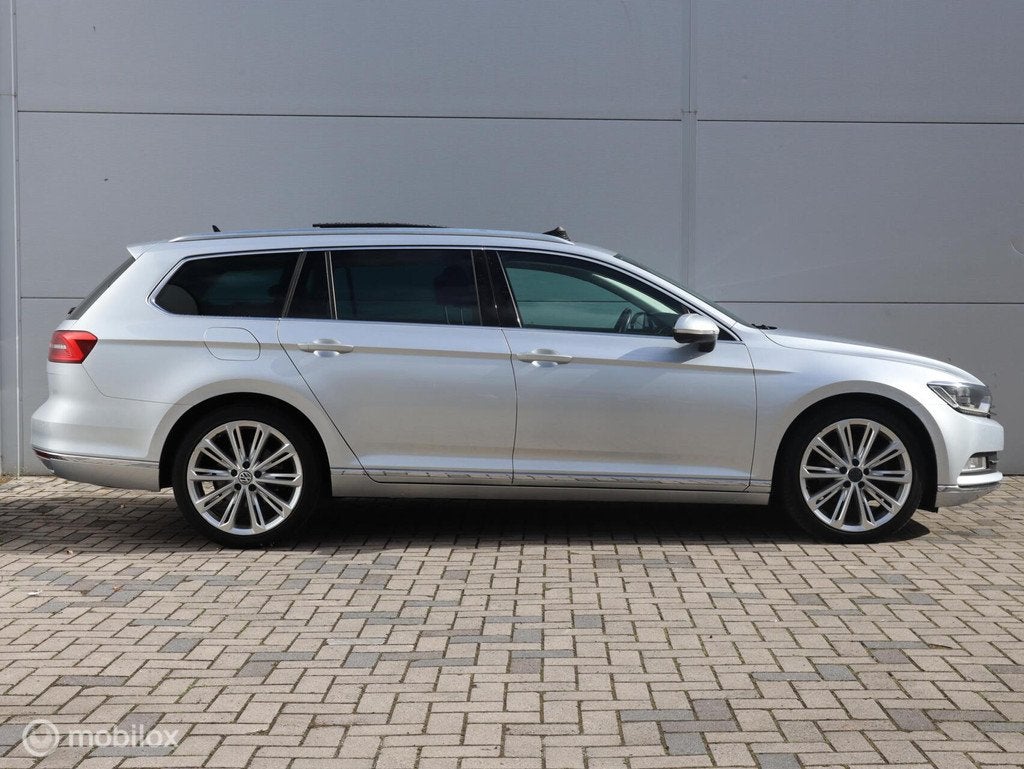 Volkswagen Passat 1.4 TSI Highline Leer Pano LED 360 Camera, Voorwielaandrijving, Gebruikt, 4 cilinders, Handgeschakeld