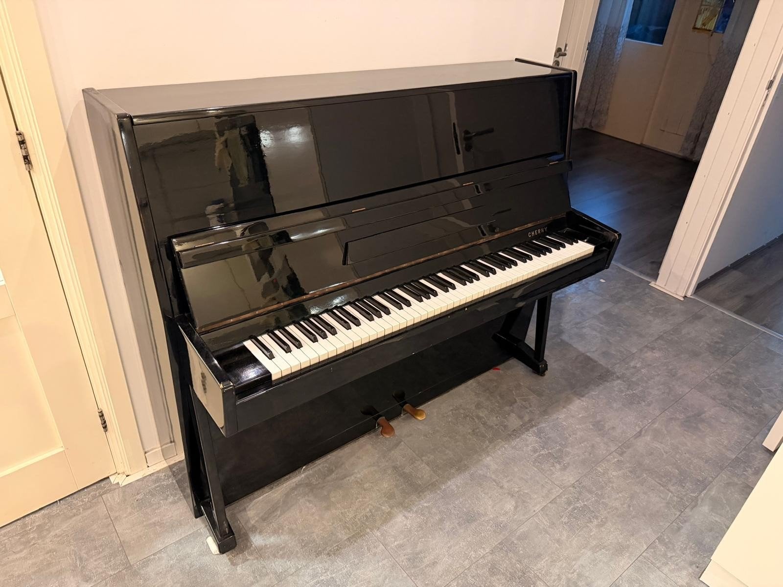 Piano Cherni perfect status, Ophalen, Gebruikt