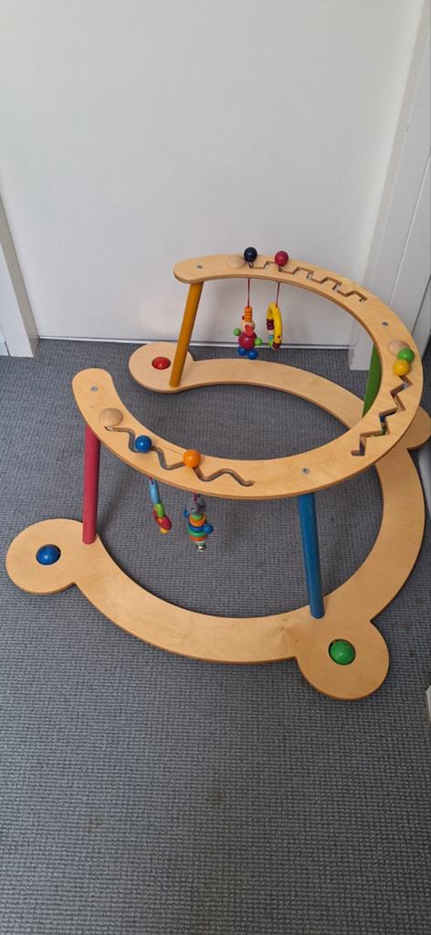 Houten looprek babygym met speelgoed, Kinderen en Baby's, Ophalen, Zo goed als nieuw, Babygym
