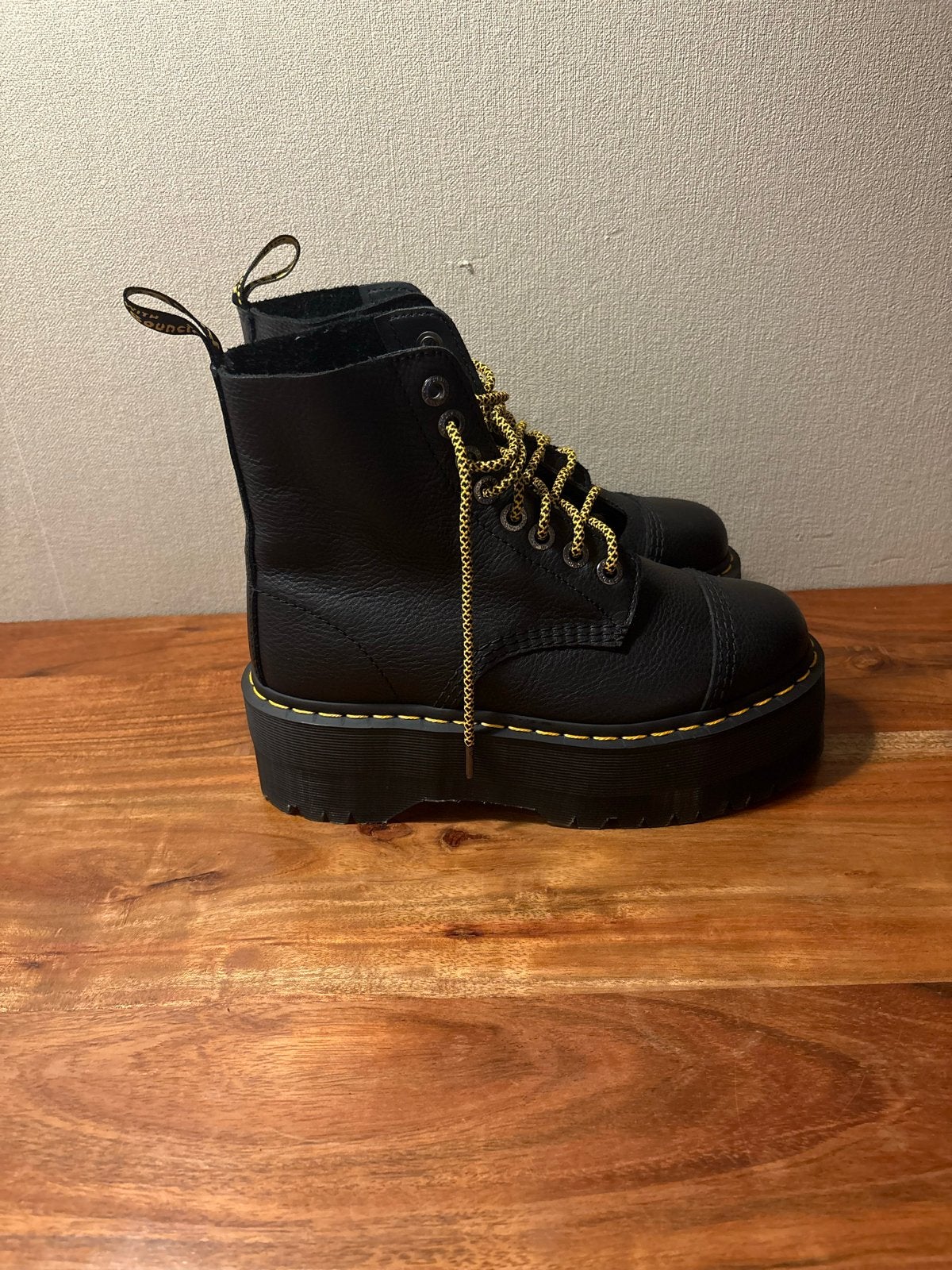 Dr. Martens Sinclair Max - Zo goed als nieuw maat 39, Kleding | Dames, Schoenen, Ophalen of Verzenden, Zo goed als nieuw, Zwart