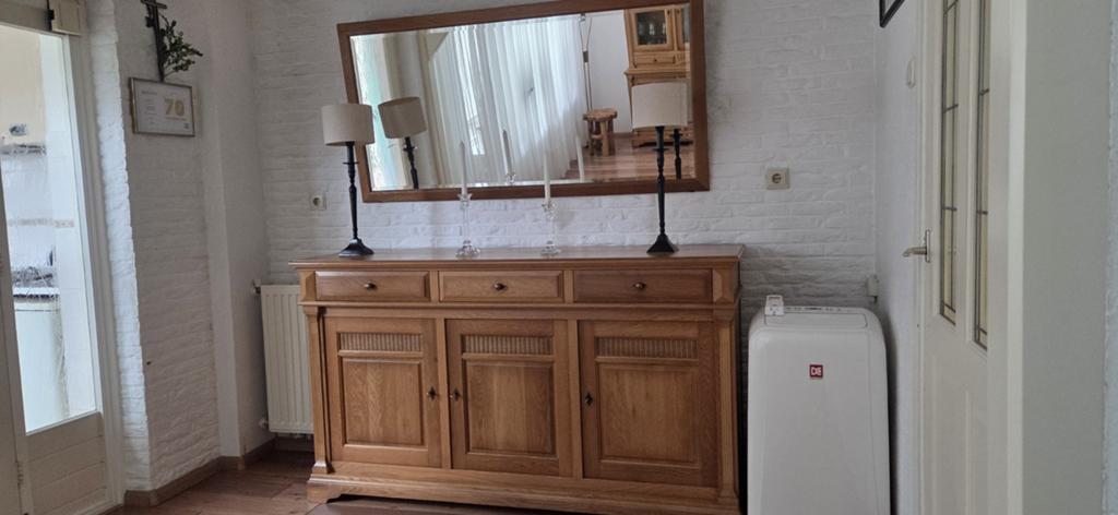 Dressoir met bijpassende spiegel, Ophalen, Zo goed als nieuw, 25 tot 50 cm, 150 tot 200 cm