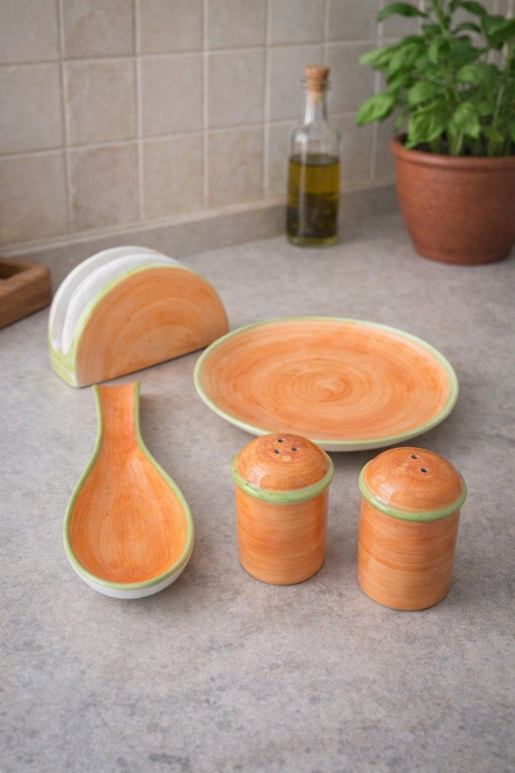 Keramiek set: lepelrek, servet houder, zout- en pepervaatjes, Overige merken, Keramiek, Overige typen, Ophalen of Verzenden