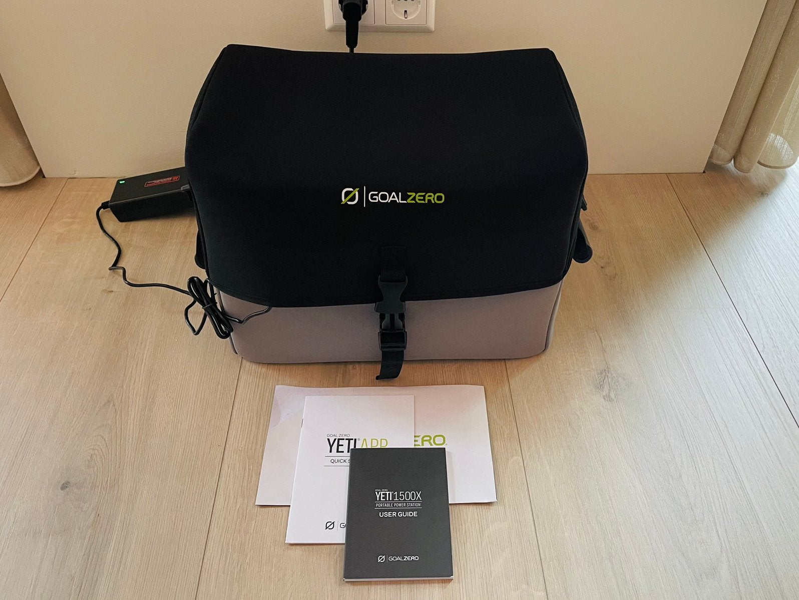 Goal Zero Yeti 1500X + Ranger 300 Briefcase Zonnepanelen, Ophalen, Zo goed als nieuw