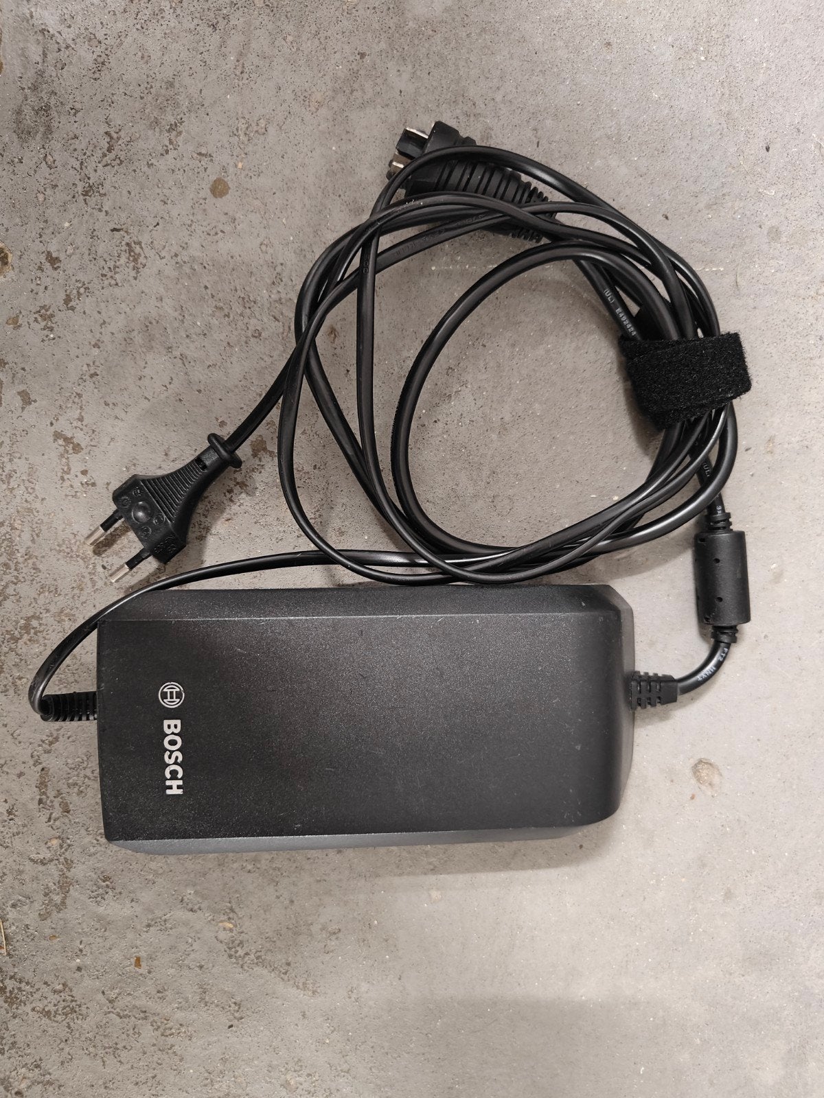 Bosch eBike Acculader 36V/4A - BCS220, Fietsen en Brommers, Ophalen of Verzenden, Zo goed als nieuw