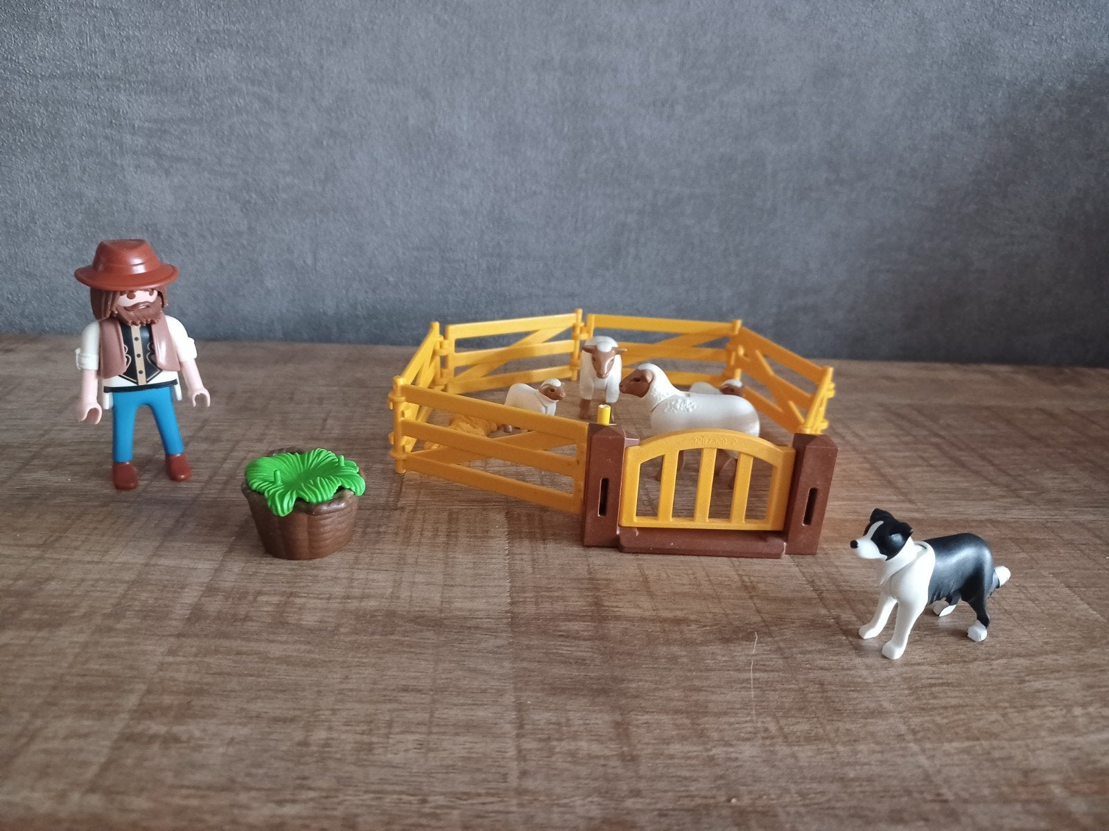 76. Playmobil schapenweide met herder en hond, Kinderen en Baby's, Ophalen of Verzenden, Gebruikt, Complete set, Overige typen