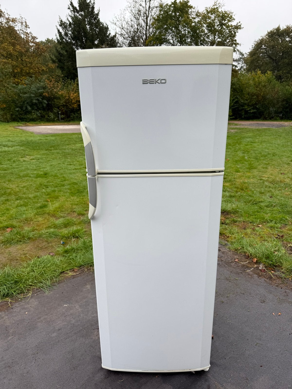 Beko Koelkast met Vriezer - Wit, Goede Staat, 150 tot 200 liter, Gebruikt, Met aparte vriezer, Ophalen of Verzenden