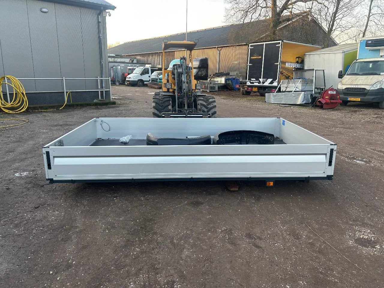 HENSCHEL open laadbak komt van MAN of Crafter, Gebruikt