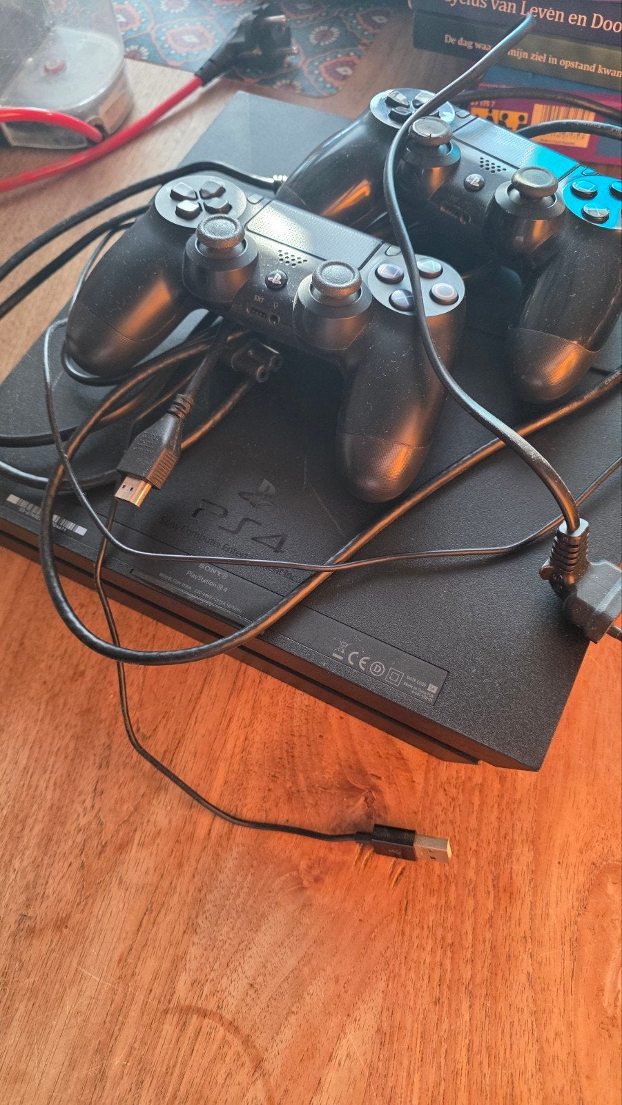 playstation 4 + controllers, Ophalen, Zo goed als nieuw, Met 2 controllers, Slim