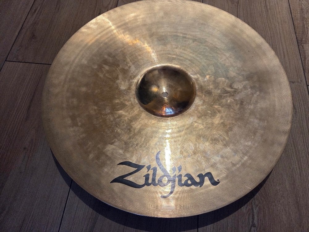 Foto 8 van Zildjian A Custom - medium ride 20 inch in zeer goede staat