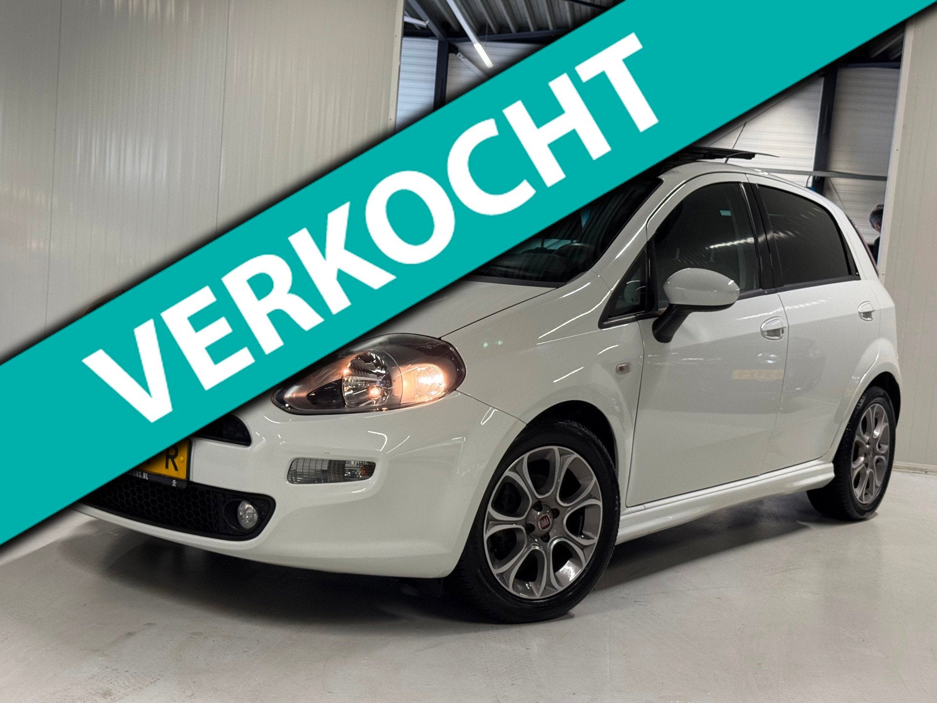 Fiat Punto Evo 0.9 TwinAir Lounge Airco|Panoramadak!, Auto's, Voorwielaandrijving, Gebruikt, Origineel Nederlands, Bedrijf