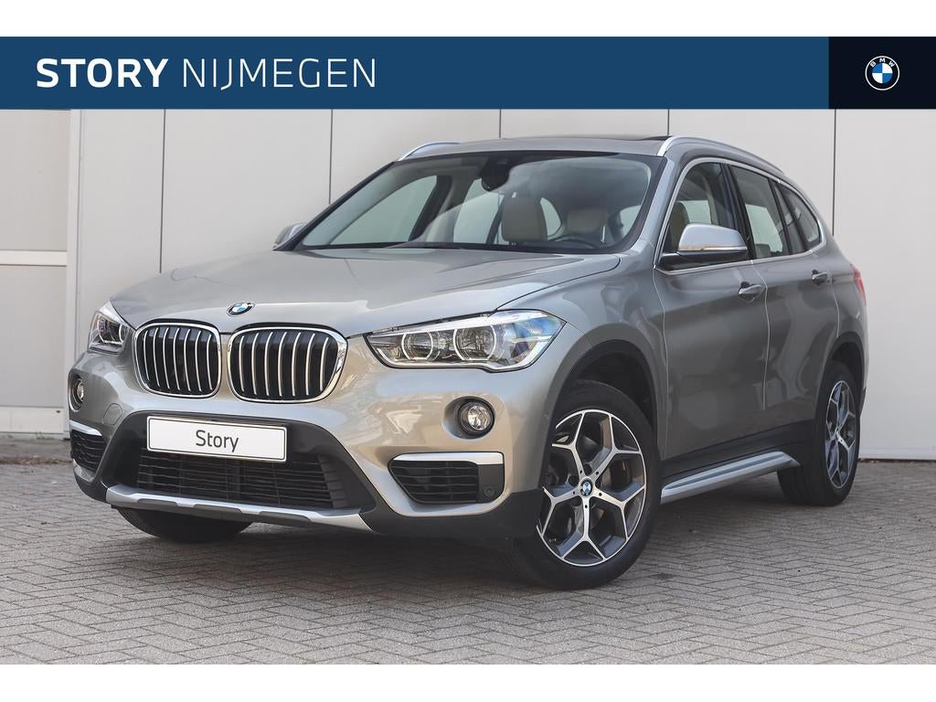 BMW X1 sDrive20i High Executive xLine Automaat / Trekhaak /, Euro 6, Automatische klimaatregeling, Bedrijf, Grijs