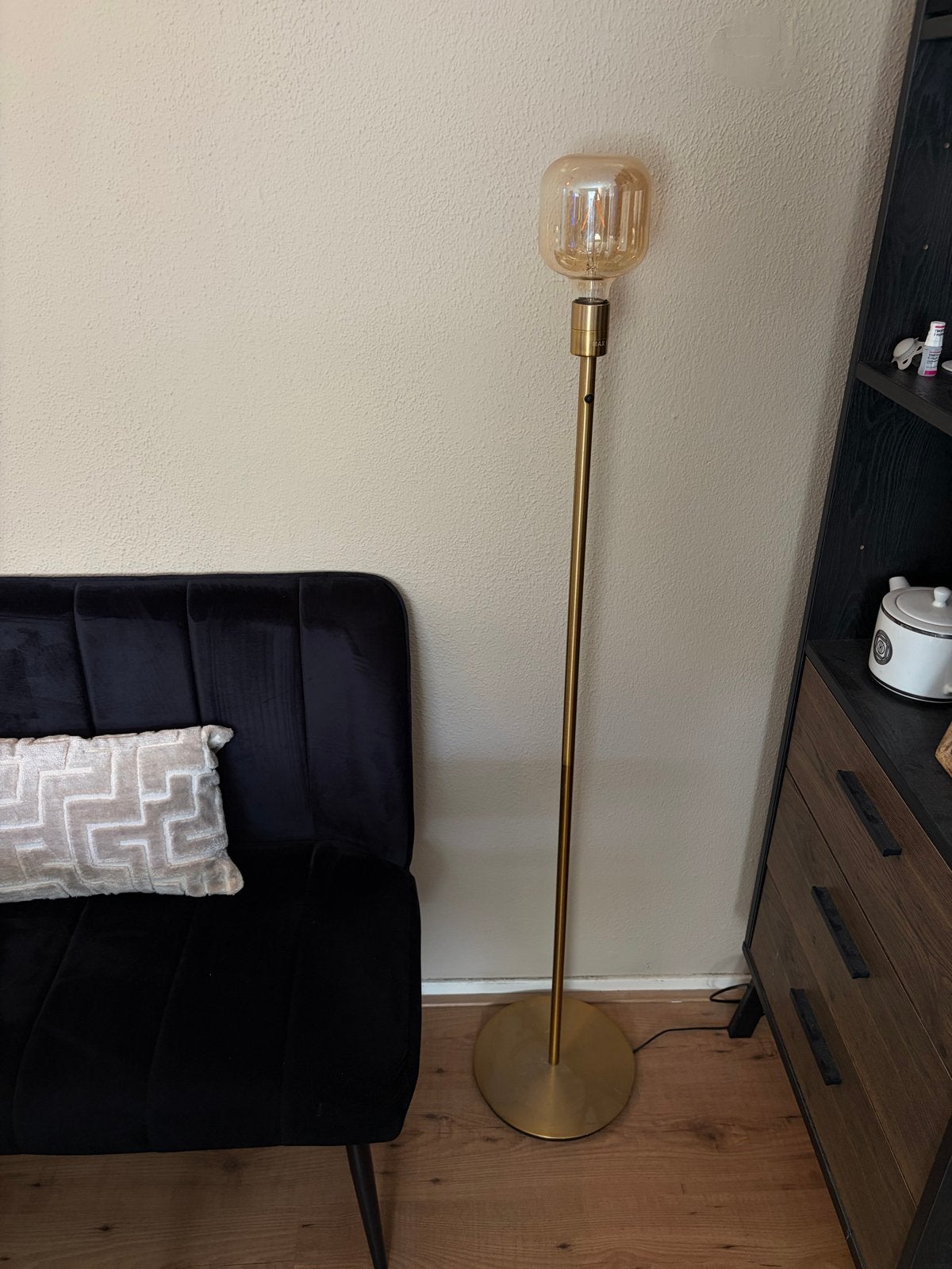IKEA staande lamp met amberkleurige LED lamp, Ophalen, E27 (groot), Zo goed als nieuw, Metaal